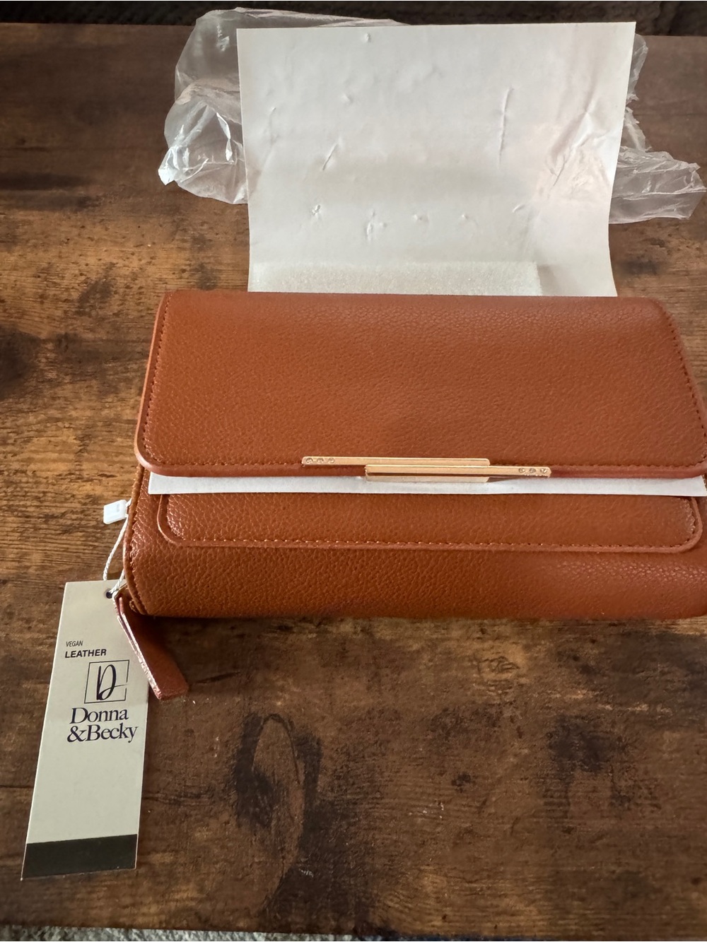 Elegant Tan Vegan Leather Crossbody Clutch with Gold Accent - Picture 2 of 5
